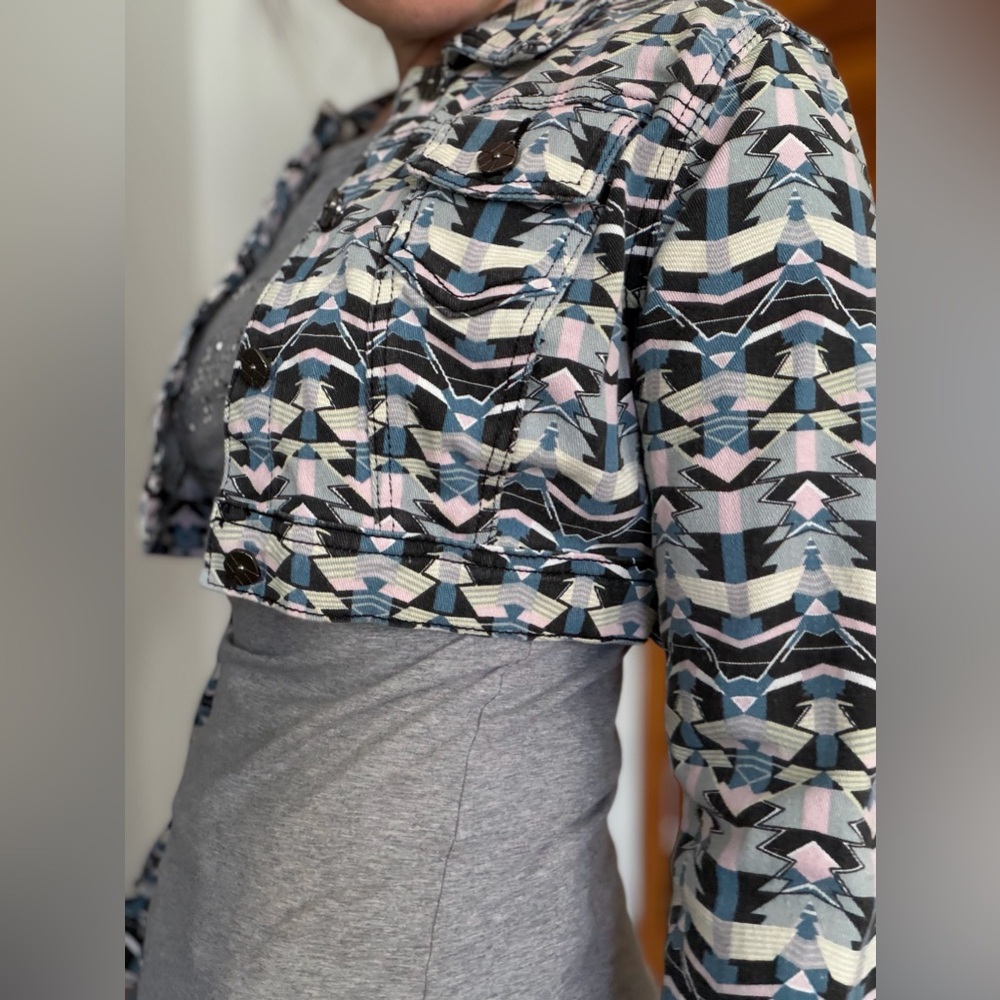 Patterned Women's Jacket - Picture 5 of 6
